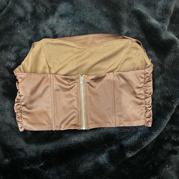 Brown satin sleeveless crop top - Picture 2 of 3
